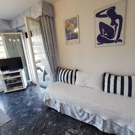 Apartment Juan-les-pins, Superbe Vue Grande Terrace Cuisine Separee